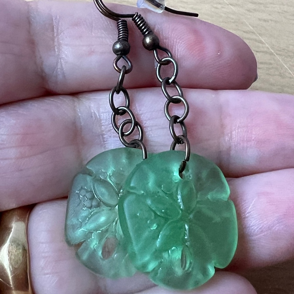 Vintage Green Frosted Carved Glass Sand Dollar Fl… - image 4